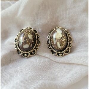 Vintage 60s brown glitter lucite with shells in gold tone frame clip-ons retro